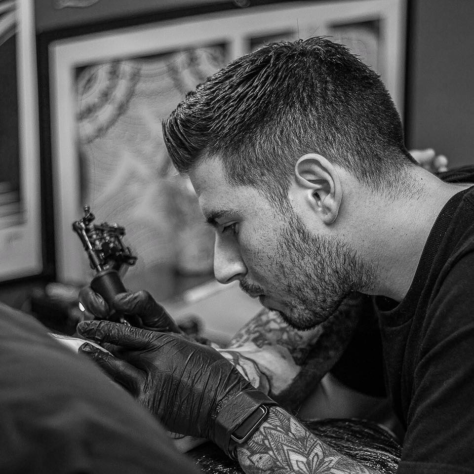 Tattoo Studio: Drlou Tattoo Logo