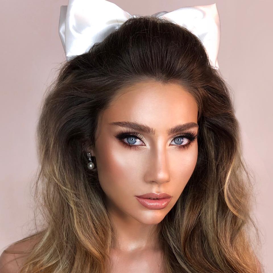 Makeup Artist: Makeup Studio Logo